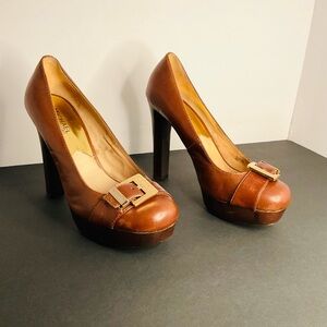 Michael Kors Cognac Brown Leather Platform Pumps Gold Buckle Size 8.5